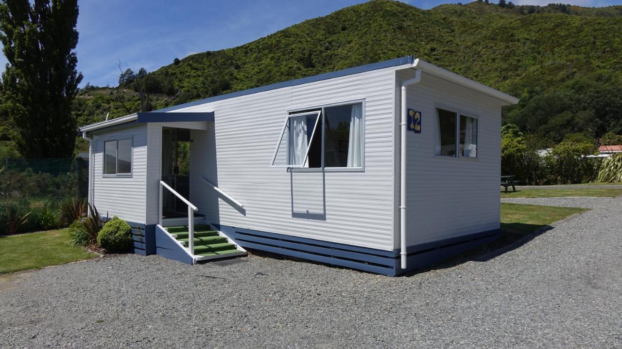 Picton'S Waikawa Bay Holiday Park Exterior photo